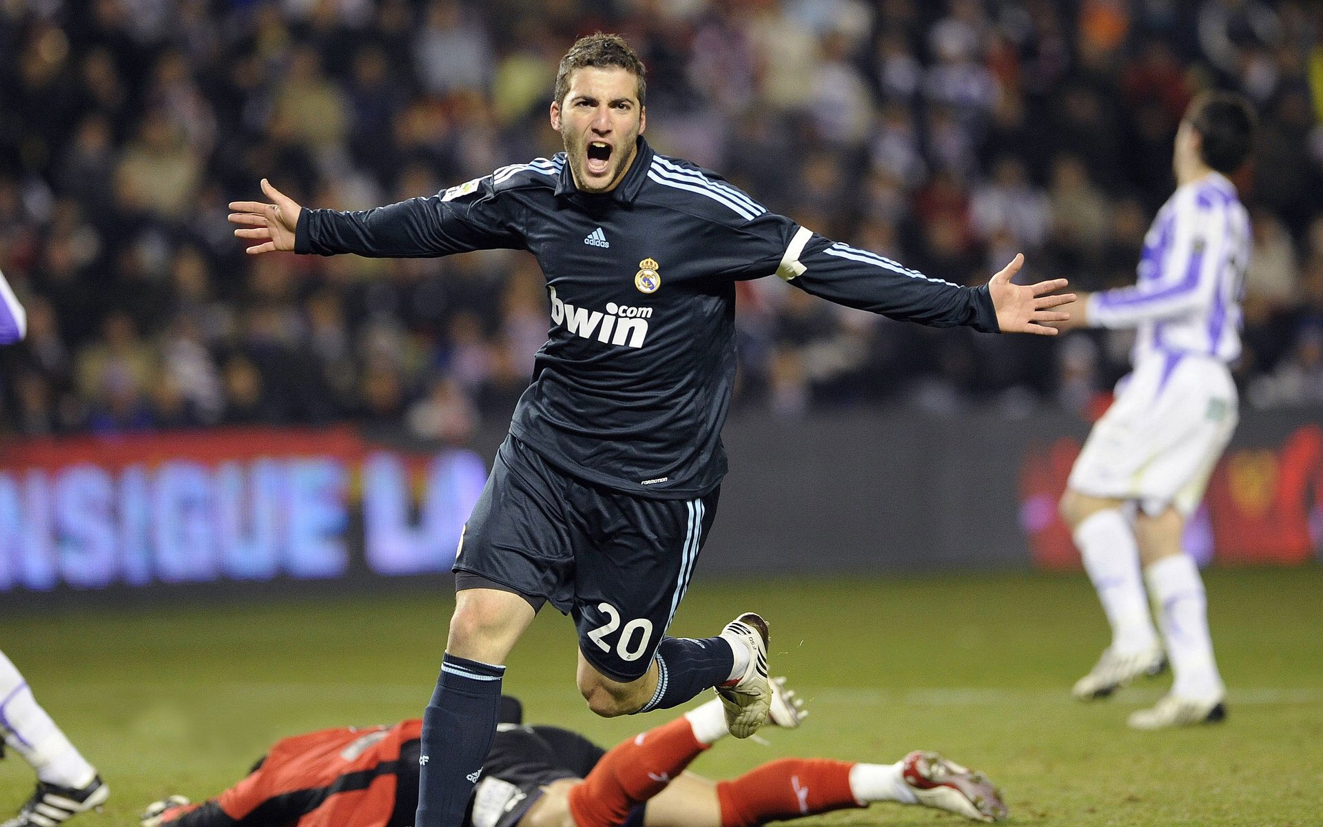 米兰体育在线登录-星际争霸全球巡回，豪门血战再升级！